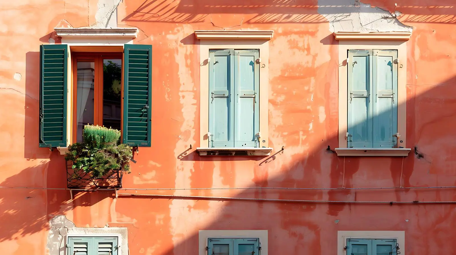 Historic Italian Architecture in Traditional European Style — free download from Dotvec