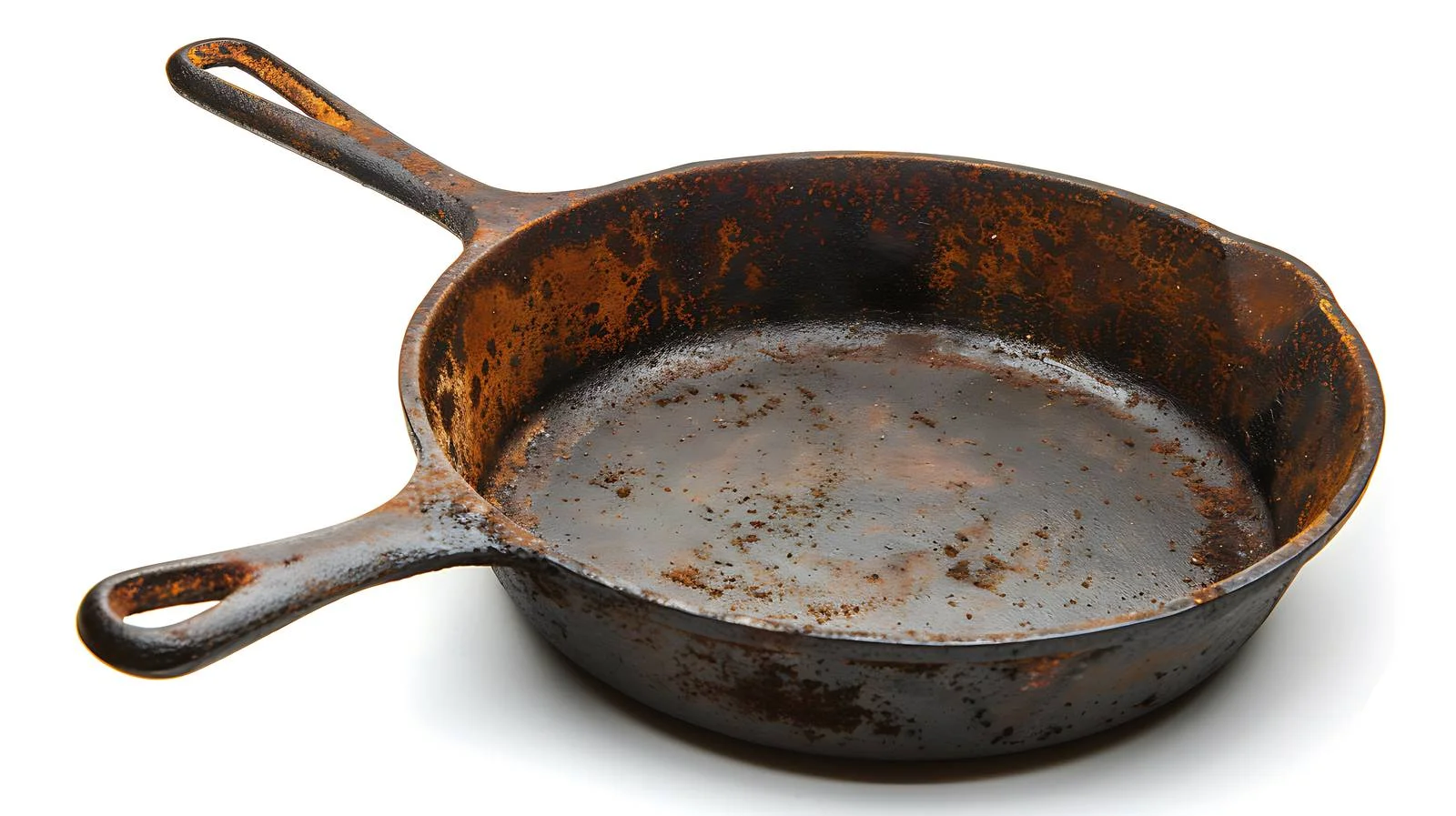 Aged round cast iron skillet isolated on white — free download from Dotvec