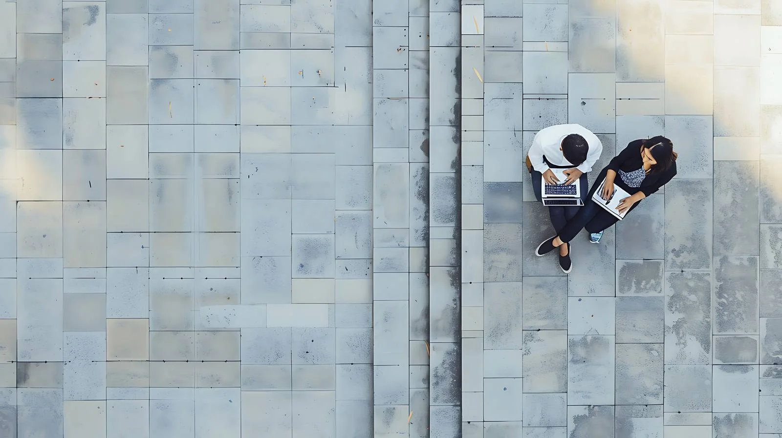 Man working on terrace with laptop — free download from Dotvec