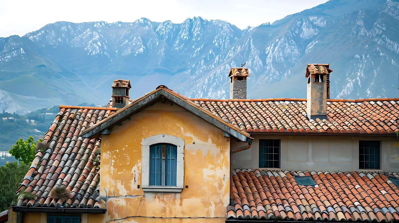 Rustic Italian Architecture in Historic Europe — free download from Dotvec