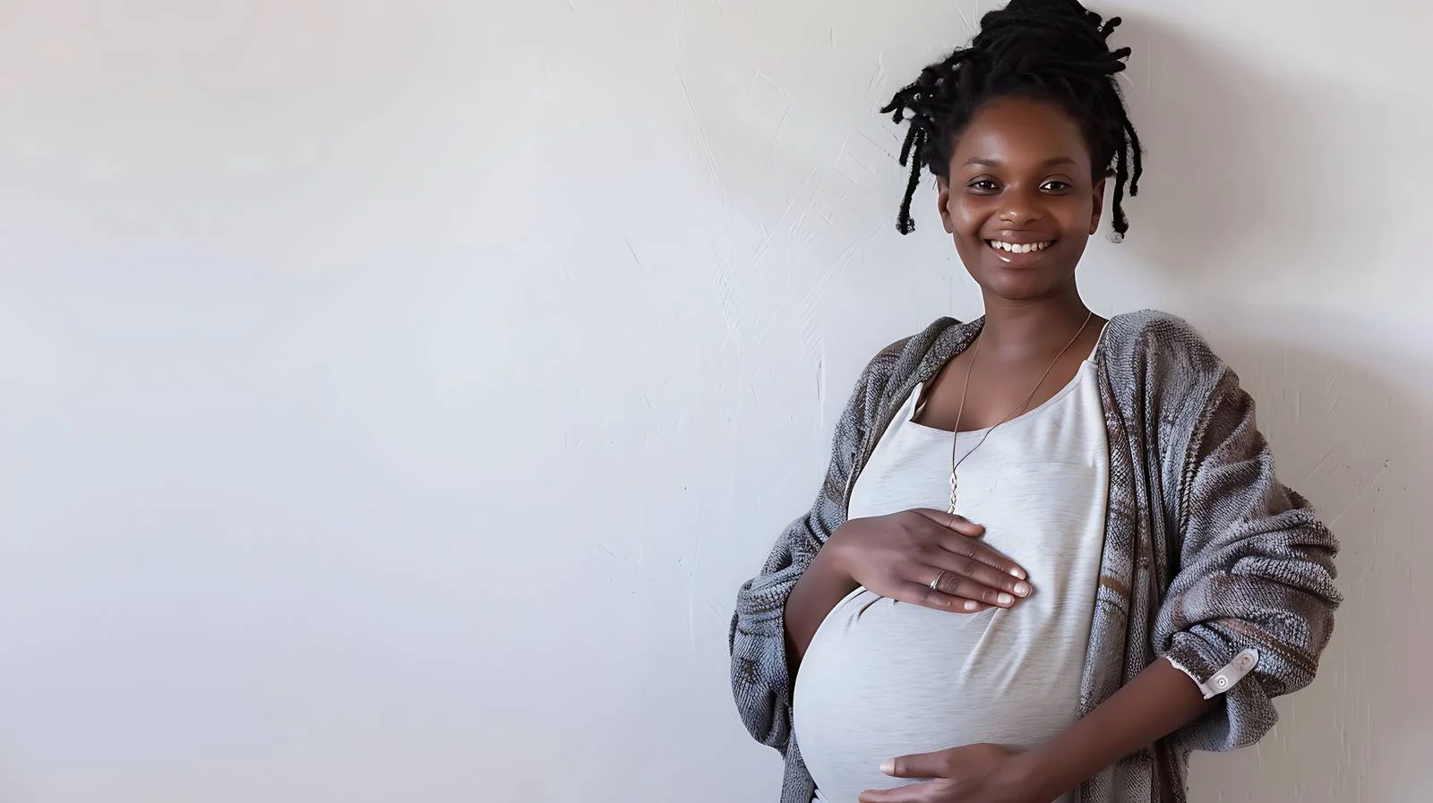 Radiant Pregnant Woman Portrait — free download from Dotvec