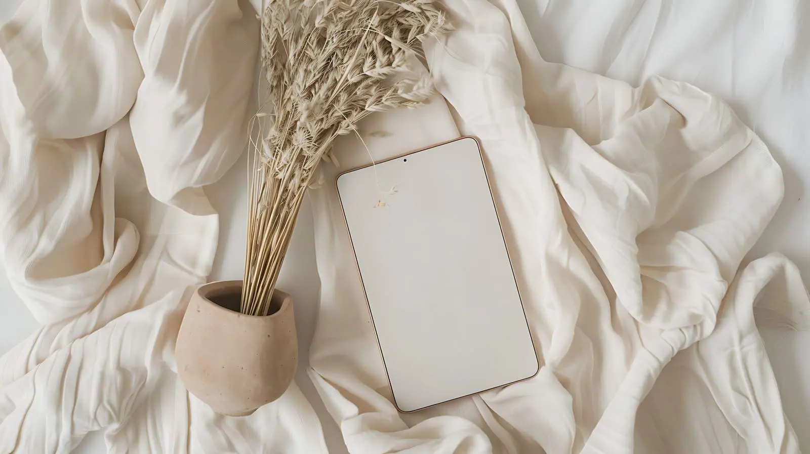 Neutral Tan Beige Clay Pot with Dried Grass – free artistic elements image from Dotvec