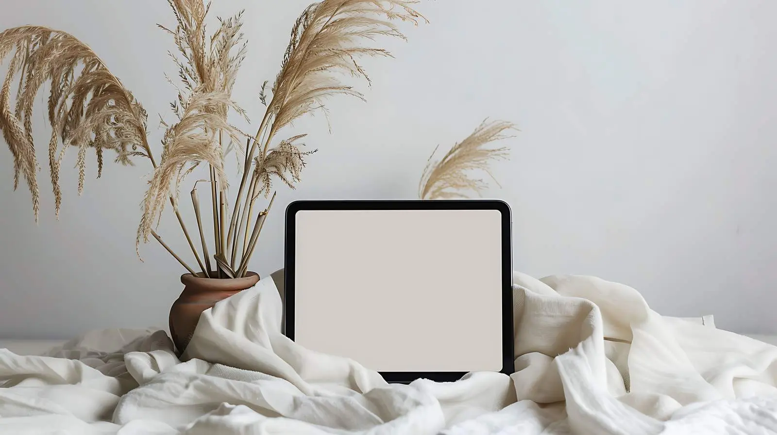 Tablet Pad with Dried Grass in Clay Pot — free download from Dotvec