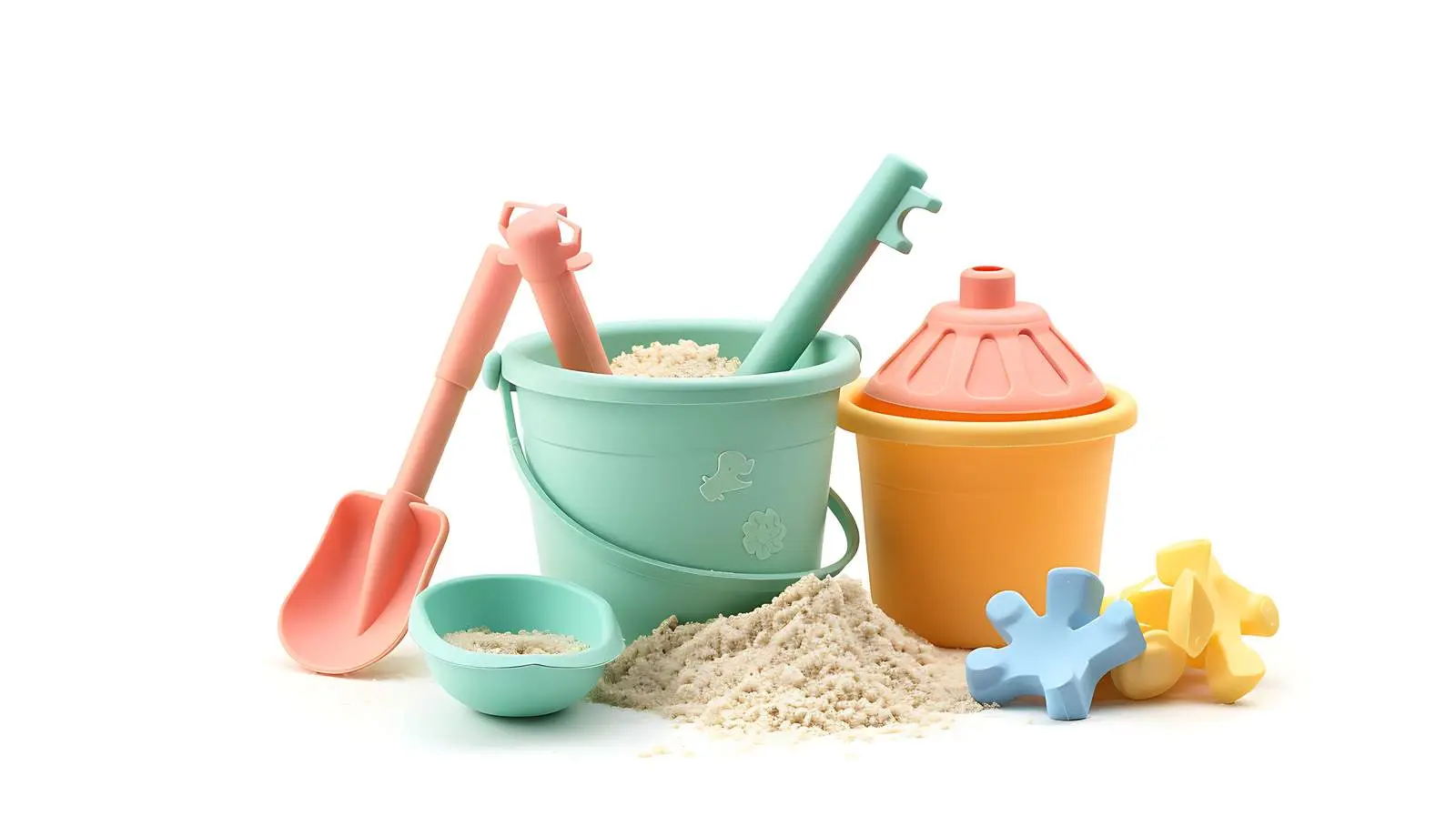 Baby Toy Bucket and Shovel for Sand Play – free buck image from Dotvec