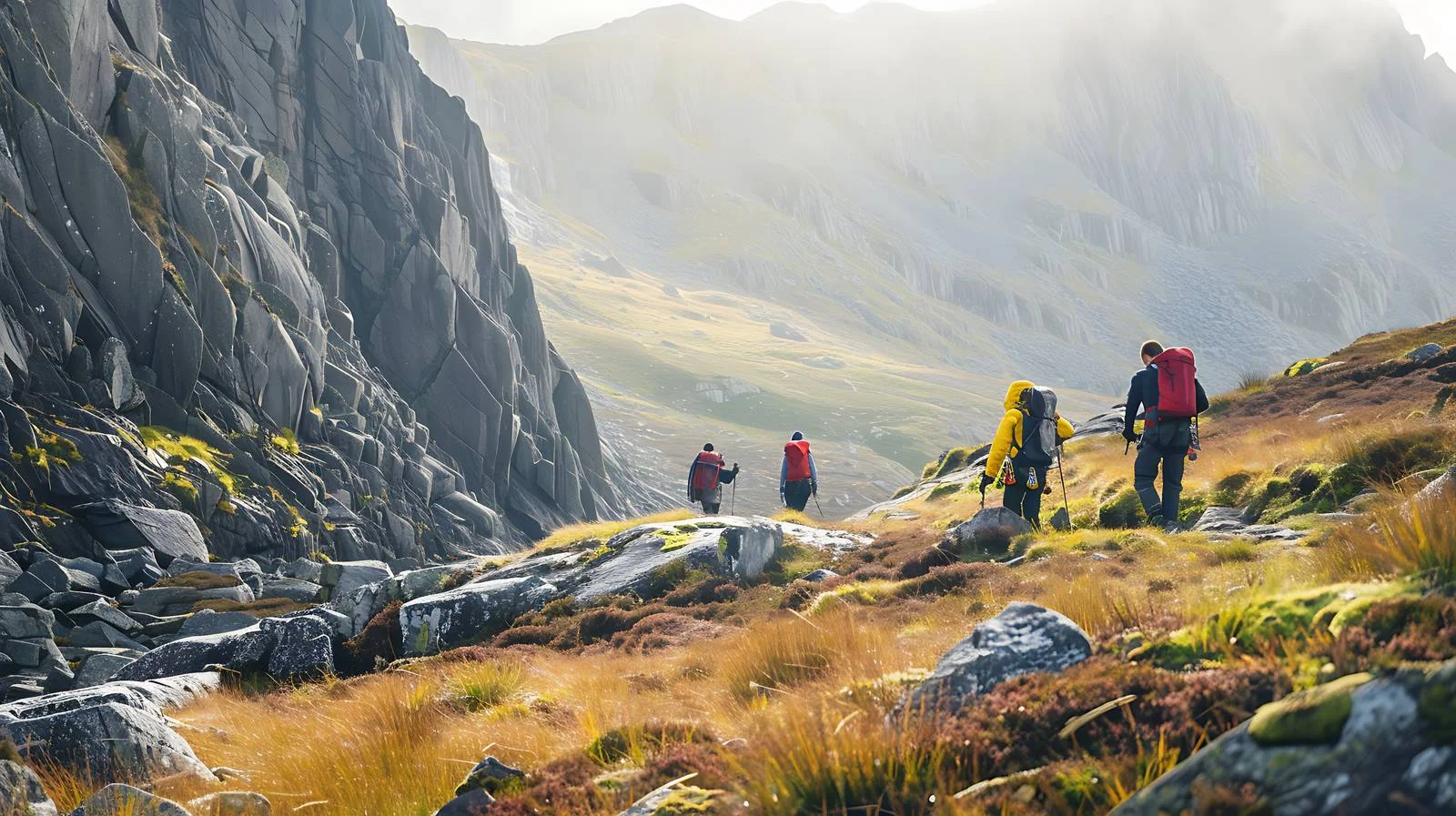 Ascending Y Garn at Cwm Idwal Summit — free download from Dotvec
