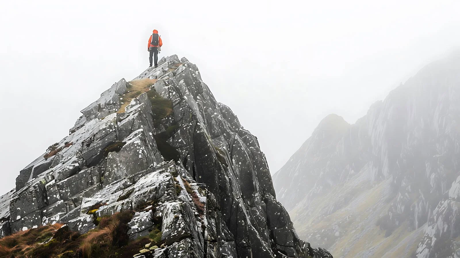 Ascending Y Garn in Snowdonia National Park — free download from Dotvec