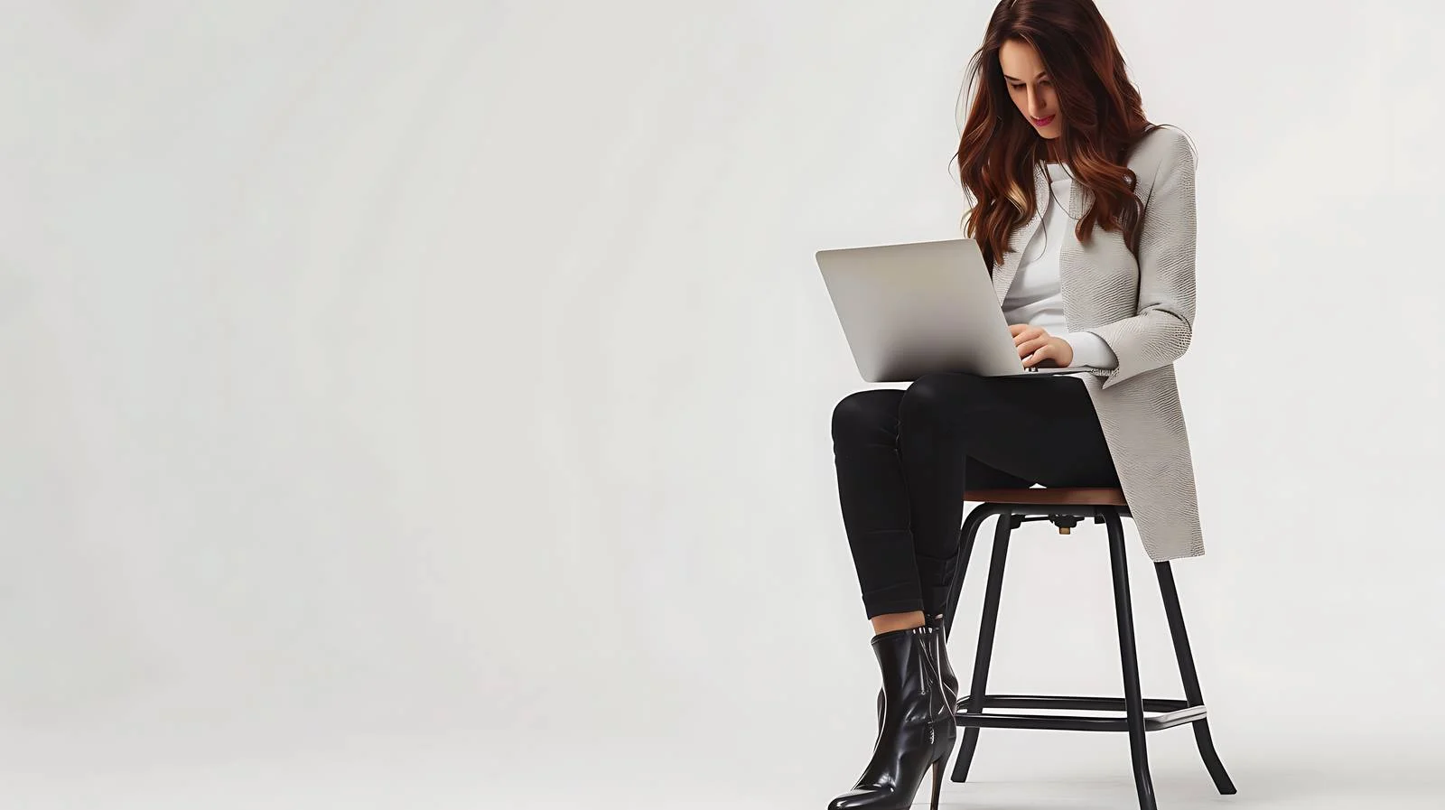 Professional Businesswoman at Modern Office — free download from Dotvec