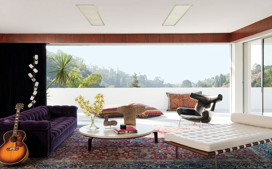 Adam Levine mostra a casa onde mora em Hollywood, mas longe do caos