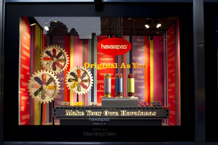 Bloomingdale’s ganha vitrine interativa para personalizar Havaianas