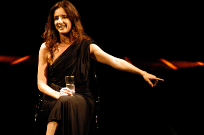 Clarice Niskier fala sobre peça ao ar livre que vai encenar no Rio