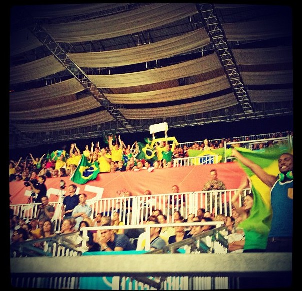 Glamurettes comemoram vitória do vôlei feminino na Olimpíada