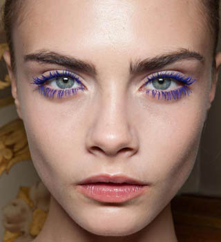 Em agosto, as máscaras Great Lash, da Maybelline, aparecem em outras cores