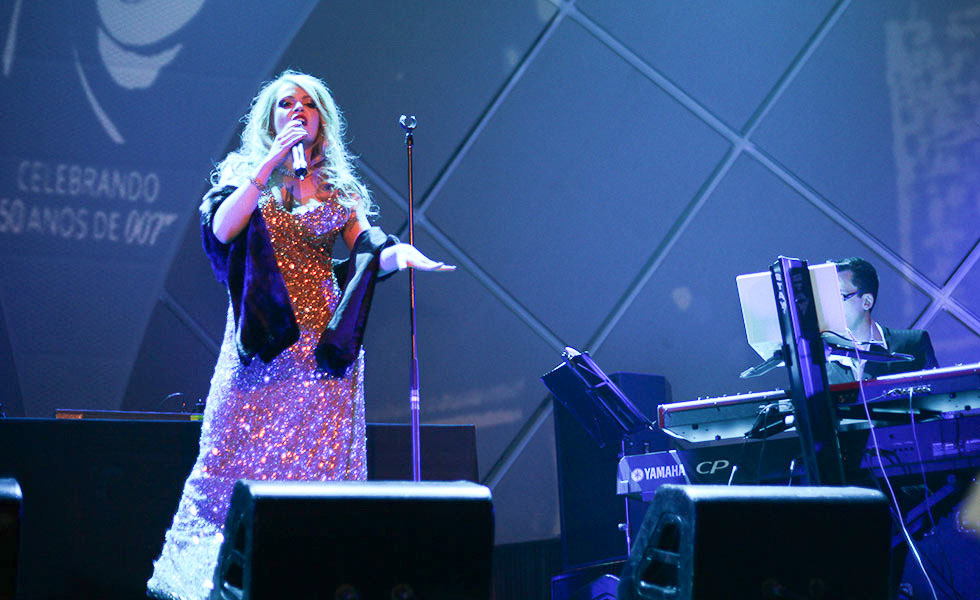 Heineken arma festa em São Paulo para comemorar os 50 anos do 007