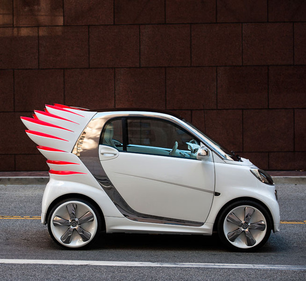 O estilista Jeremy Scott lança automóvel digno de super-herói