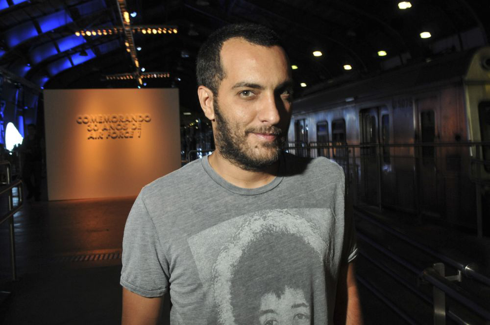 Candé Salles celebra idade nova com festa no Londra. Vem!