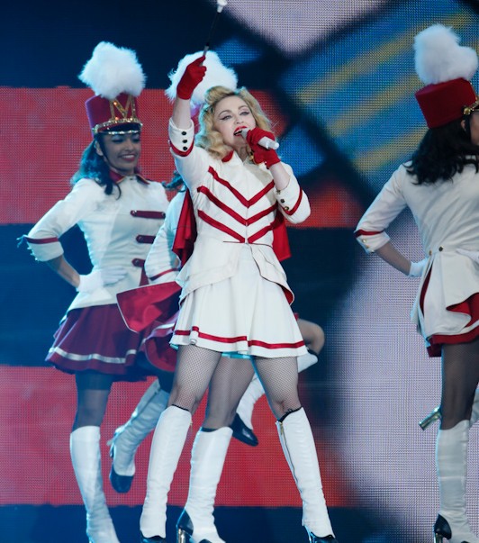 Madonna: ataque de diva no Rio e chegada em SP com a turma desfalcada