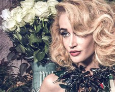 Revista MODA: a top Vivi Orth é intensa como o verão