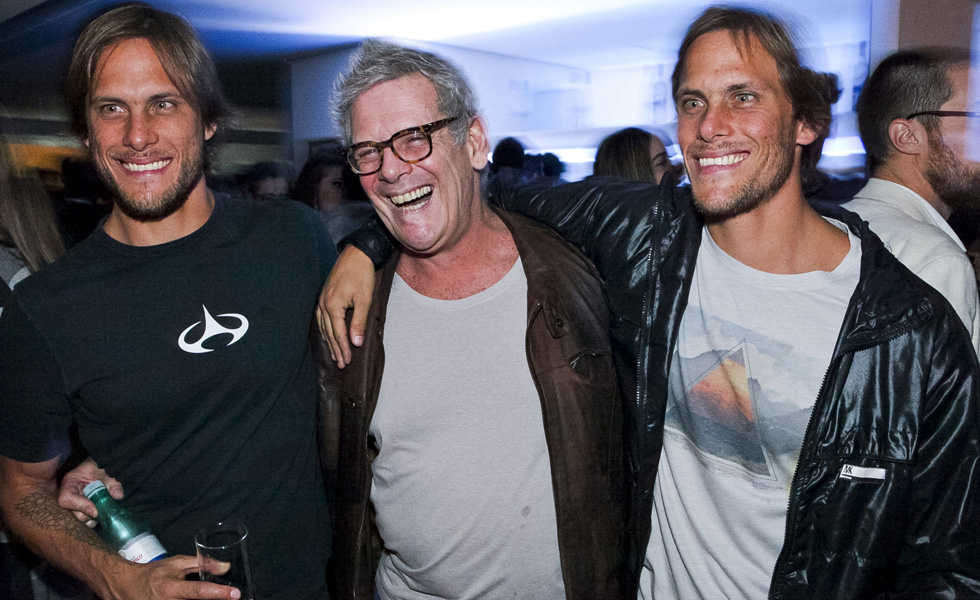 Sobrinhos de Charlô, Irmãos Whately armam festa no bistrô do tio