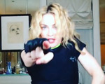 Madonna treina coreografia no banheiro… E Glamurama mostra