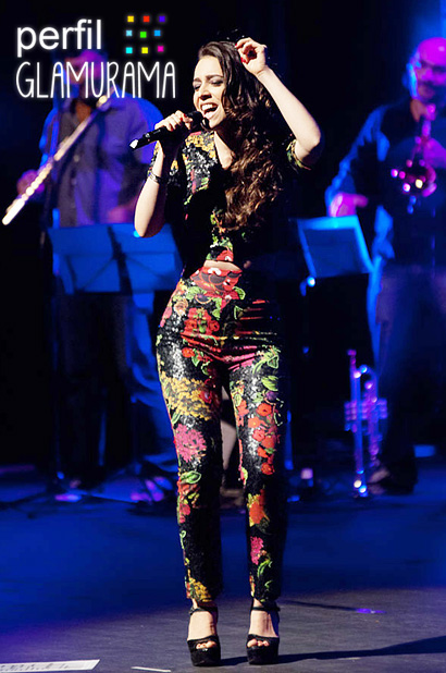 Perfil: Roberta Sá fala de moda, Vila Madalena e trilha sonora de novela