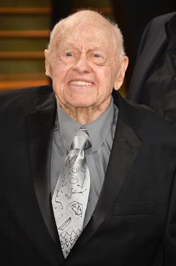 Estrela-mirim, Mickey Rooney morre aos 93 anos em Los Angeles
