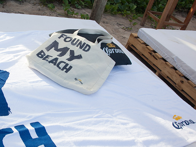 Réveillon dos Milagres reaproveita garrafas para artesanato. Cool!