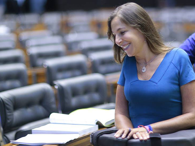 Entidade da deputada Mara Gabrilli arma leilão em prol de deficientes