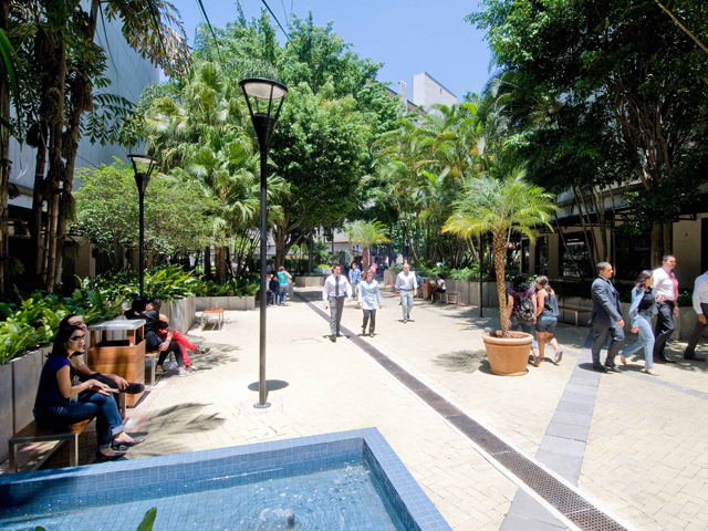 Vai reunir os amigos para celebrar o fim do ano? O West Plaza tem a dica!