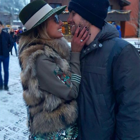 Juliana Carvalho e Antonio Bordon ficaram noivos em Aspen