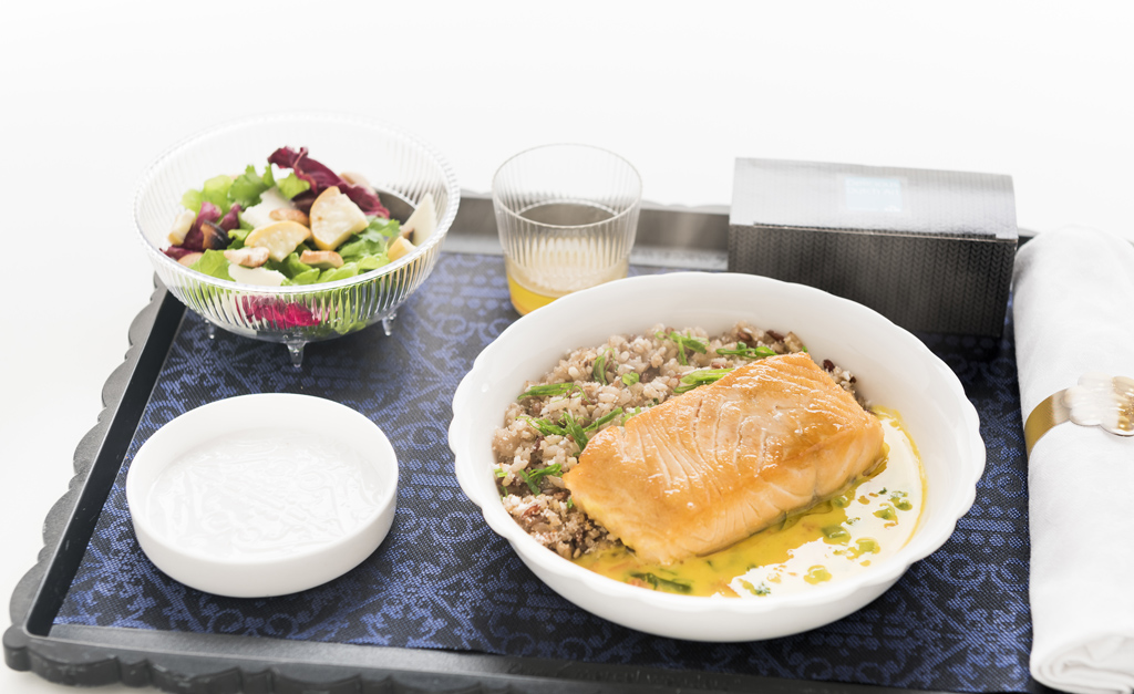 Chef Rodrigo Oliveira leva tempero brasileiro para voos da KLM que partem do Brasil