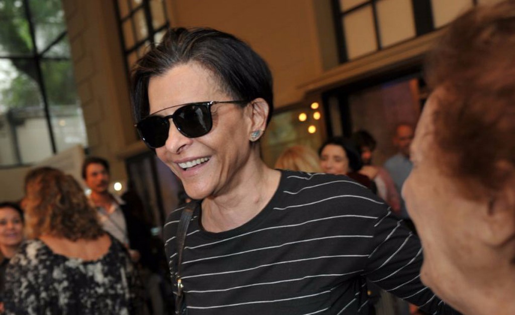 Marina Lima aproveita passagem pela festa da revista J.P para contar novidades da carreira