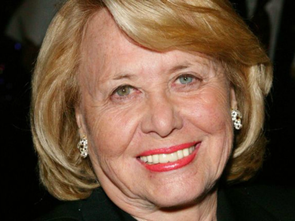 Morreu neste domingo, aos 94 anos, a lendária colunista Liz Smith