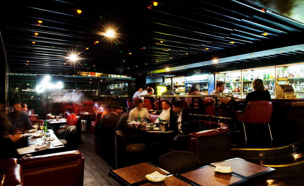 Para comemorar três anos Frank Bar arma noites de burburinho com cardápio especial