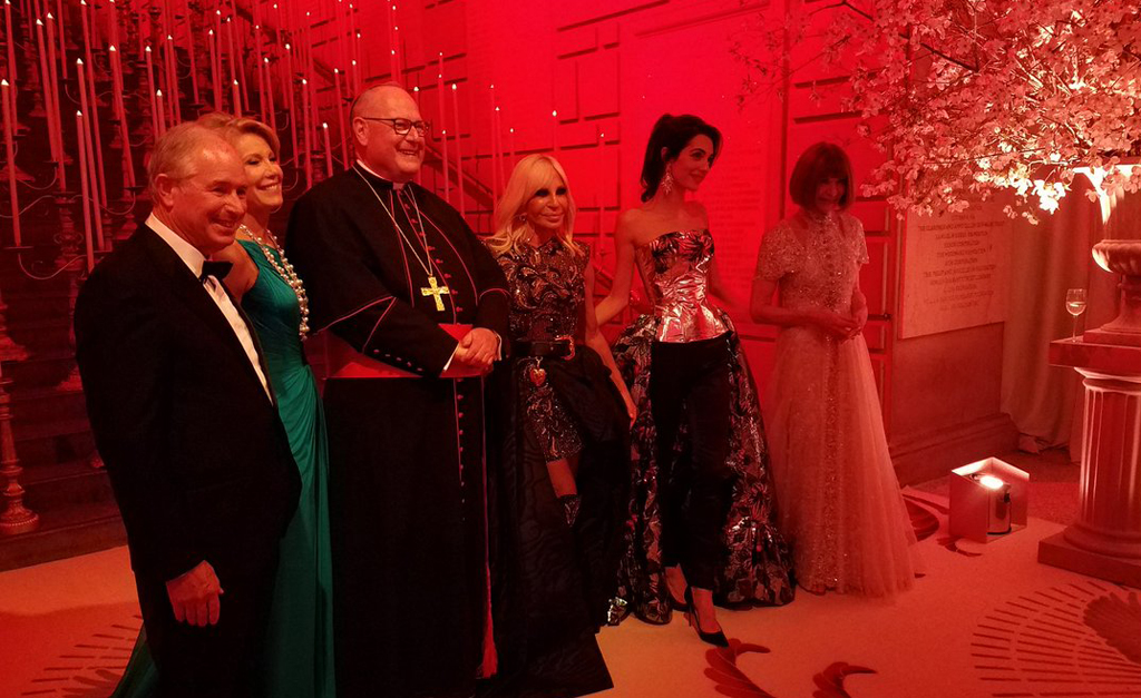 O gala do Met pelos olhos de um padre jesuíta que esteve na festa… Glamurama mostra