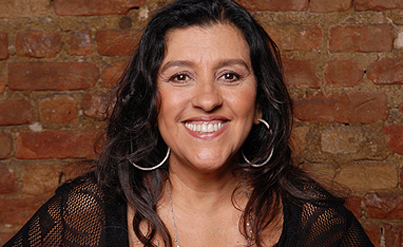 Seguimos em ritmo de comemoração dos 18 anos do Glamurama… Dá o play para conferir o recadinho de Regina Casé