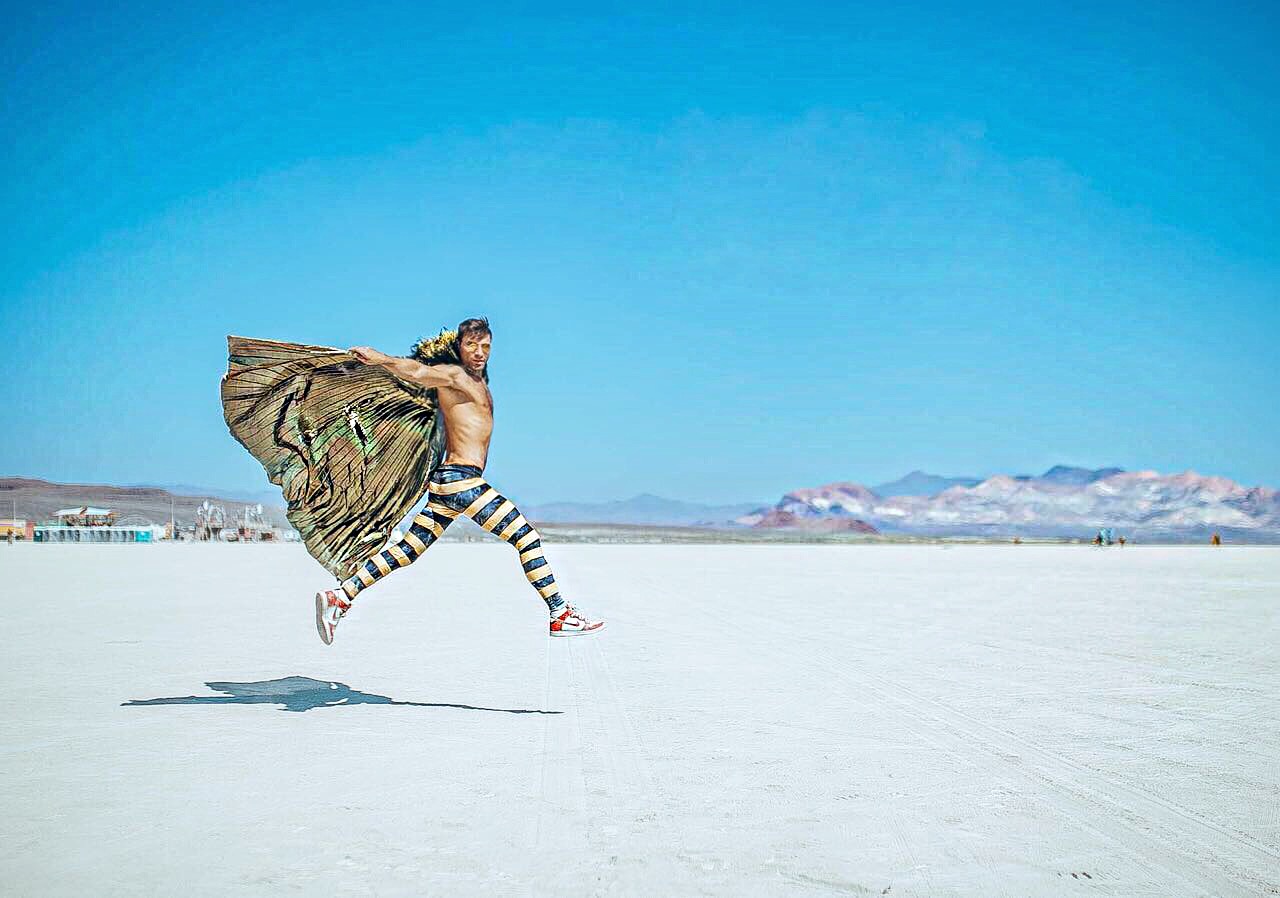 Turma animada de brasileiros promete causar no Burning Man 2018