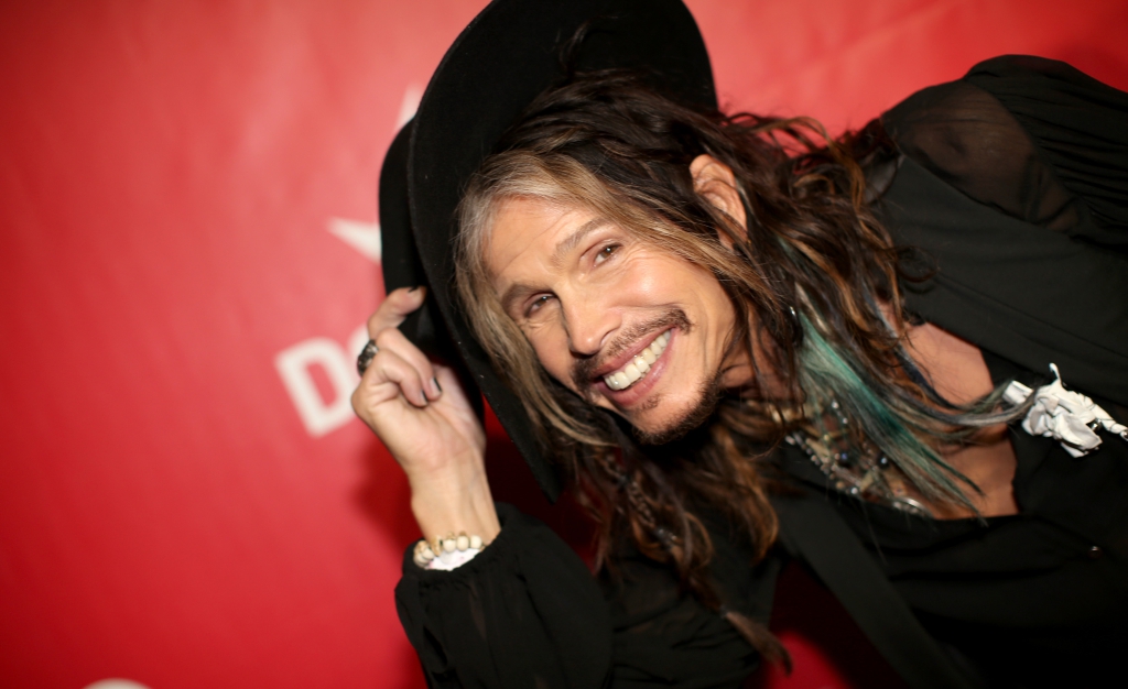 Steven Tyler “mita” no Twitter ao revelar sua fantasia para o Halloween. Veja o look dele!