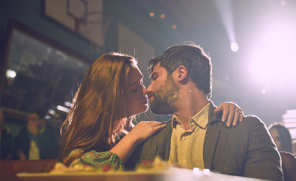 Romance musicado “Todas as Canções de Amor” traz nova proposta ao cinema nacional pelas mãos da “estreante” Joana Mariani