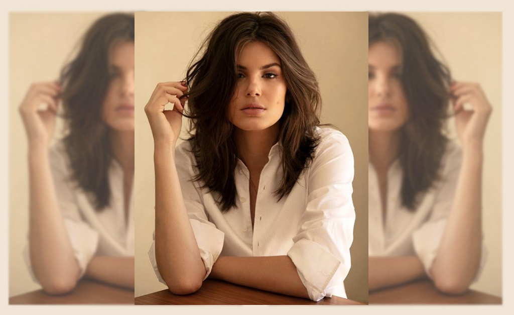 Camila Queiroz tosa o cabelão para viver personagem ‘vigarista’ em ‘Verão 90 Graus’…