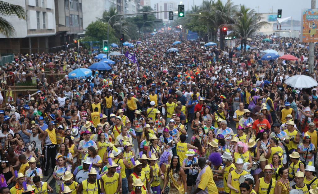 O sempre fervidíssimo Carnaval carioca vai diminuir de tamanho este ano… Aos fatos!