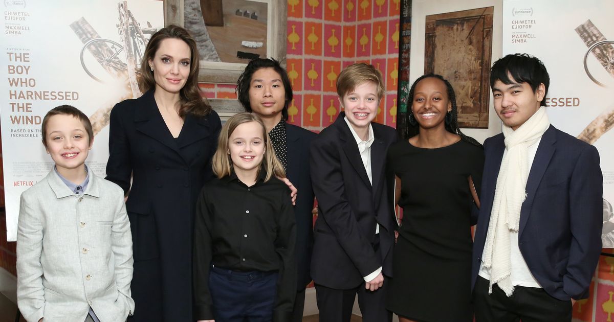 Angelina Jolie conta como é ser mãe de adolescentes: “Estou nesse momento divertido em que estou me redescobrindo”