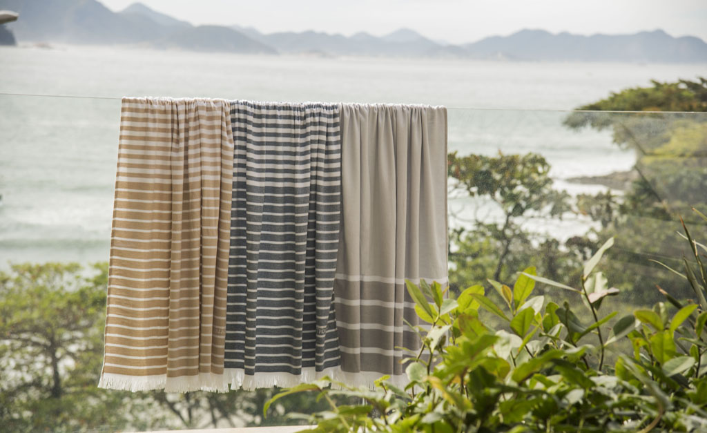 Trousseau arma mais uma edição de sua temporada de toalhas. Vem!