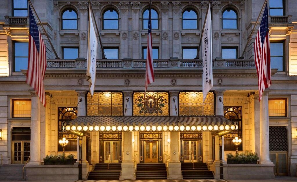 Hotel Plaza de NY é ‘invadido’ por bruxas que podem ser parte da continuação de ‘Gossip Girl’. Oi?