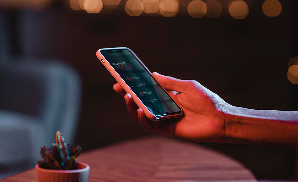 O que é nomofobia? A síndrome cada vez mais comum entre jovens e adolescentes viciados em seus smartphones. Entenda!