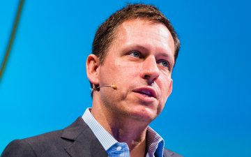 Primeiro investidor do Facebook, Peter Thiel vai deixar o conselho da plataforma