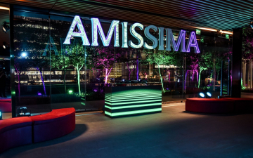 Festa em São Paulo reúne time de peso para celebrar Glow, nova coleção da Amissima