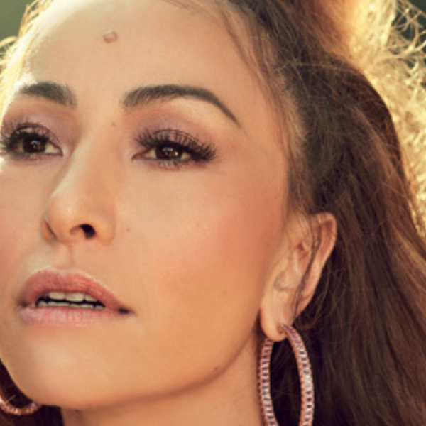 Sabrina Sato deixa RecordTV e passa a ser oficialmente da Globo