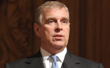 Jeffrey Epstein chamava o príncipe Andrew de ‘idiota’ pelas costas, segundo livro