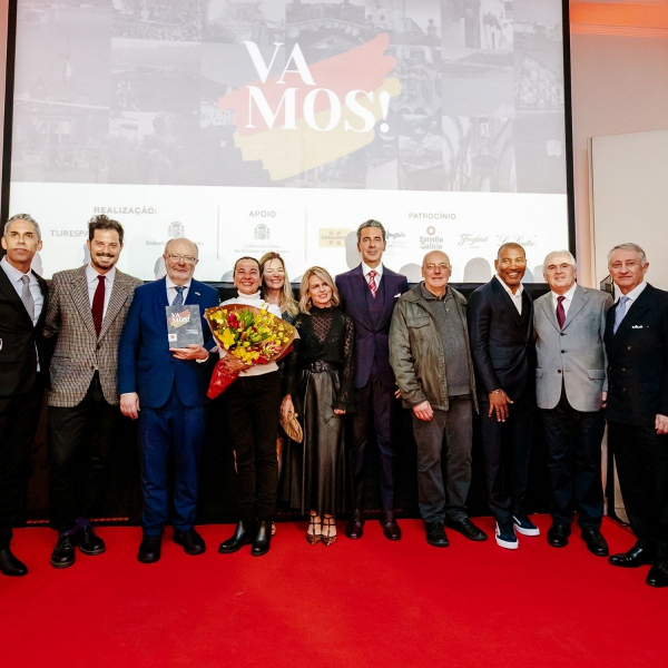 Embaixada da Espanha lança revista e elege novos porta-vozes do turismo no Brasil