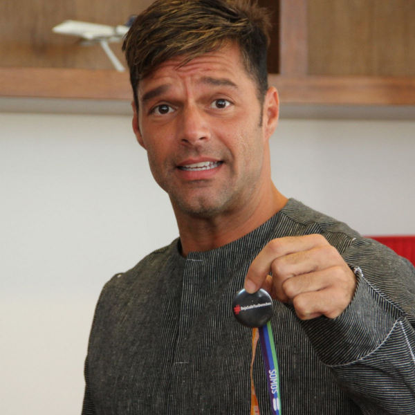 Ricky Martin se diz ‘devastado’ mesmo após se livrar de acusação de assédio por sobrinho